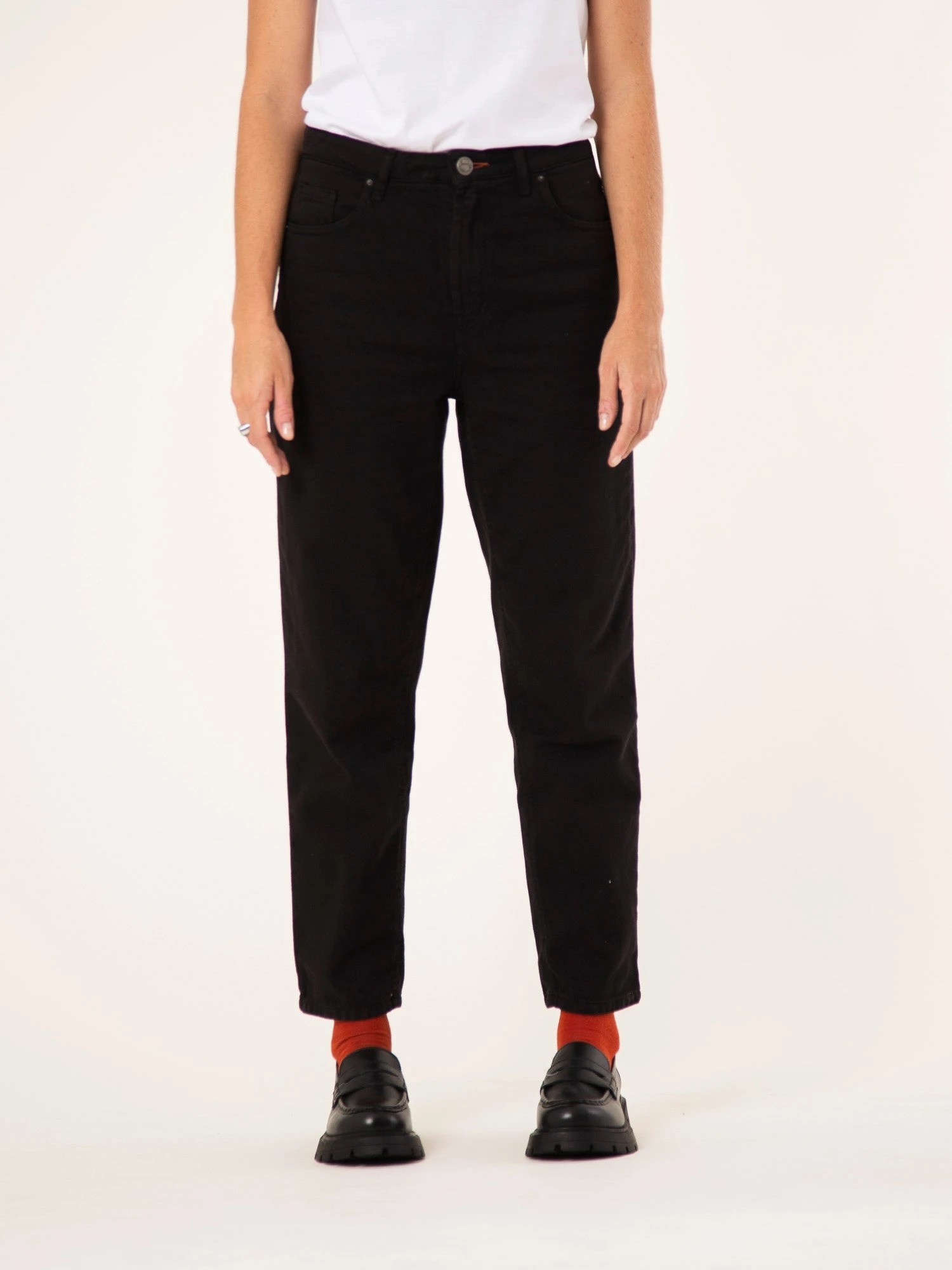 PANTALÓN VAQUERO DE MUJER MOMFIT TULSA OLD BLACK 3 PANTALÓN VAQUERO DE MUJER MOMFIT TULSA OLD BLACK