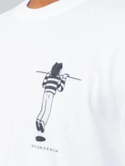 CAMISETA UNISEX DE ALGODÓN ORGÁNICO VOYEUR BLANCA 11 CAMISETA UNISEX DE ALGODÓN ORGÁNICO VOYEUR BLANCA -Capitan Denim 4 23