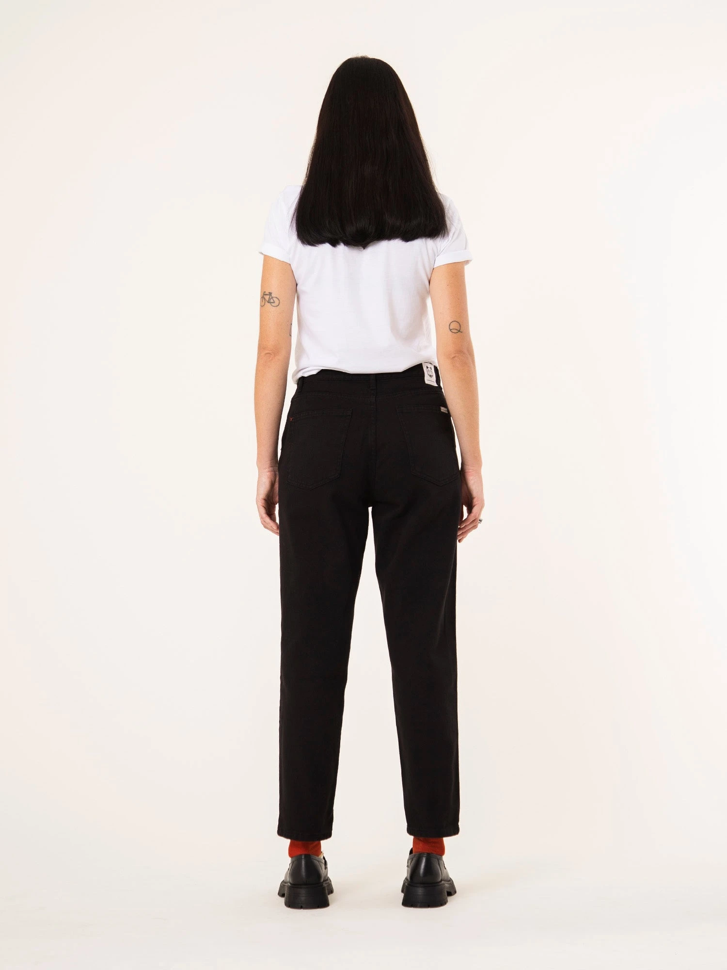 PANTALÓN VAQUERO DE MUJER MOMFIT TULSA OLD BLACK 6 PANTALÓN VAQUERO DE MUJER MOMFIT TULSA OLD BLACK - Imagen 4