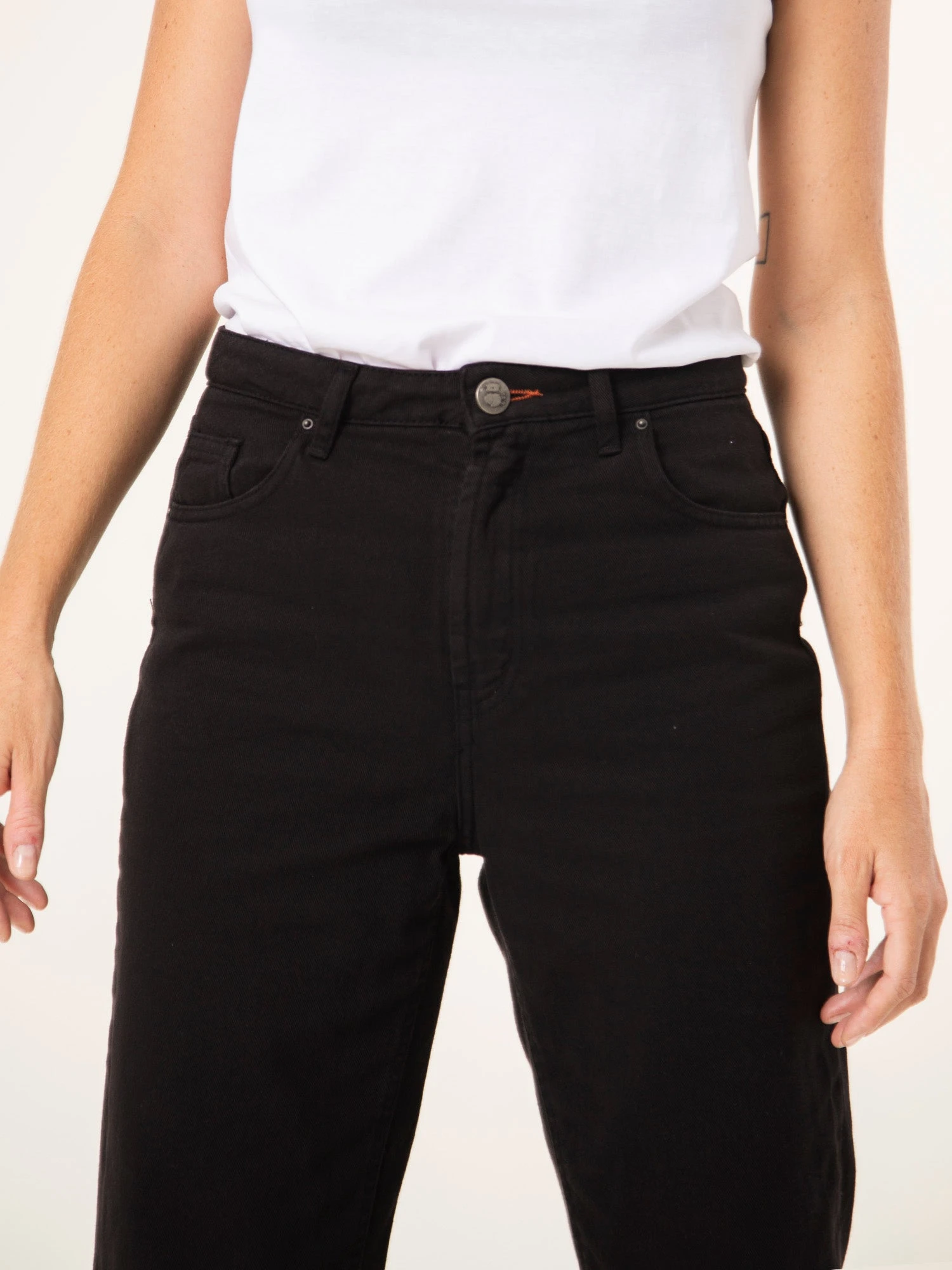 PANTALÓN VAQUERO DE MUJER MOMFIT TULSA OLD BLACK 10 PANTALÓN VAQUERO DE MUJER MOMFIT TULSA OLD BLACK - Imagen 8