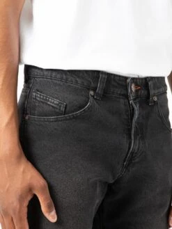 PANTALÓN VAQUERO CORTO DE HOMBRE JAY VINTAGE BLACK 16 PANTALÓN VAQUERO CORTO DE HOMBRE JAY VINTAGE BLACK -Capitan Denim bermudas vaqueras de hombre negras hechas en espana comodas sostenibles
