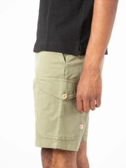 BERMUDAS CARGO DE HOMBRE WOODY GREEN -Capitan Denim bermudas verde de hombre hecho en espana sostenible