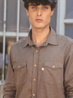 CAMISA DE HOMBRE FURAY WESTERN BROWN -Capitan Denim camisa de hombre de manga larga western hecha en espana entretiempo
