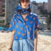 CAMISA OVERSIZE DE MUJER HARVEY BLUE FLOWERS 2 CAMISA OVERSIZE DE MUJER HARVEY BLUE FLOWERS -Capitan Denim camisa de mujer de algodon organico azul oscura con flores oversize comoda hecha en espana sostenible de verano