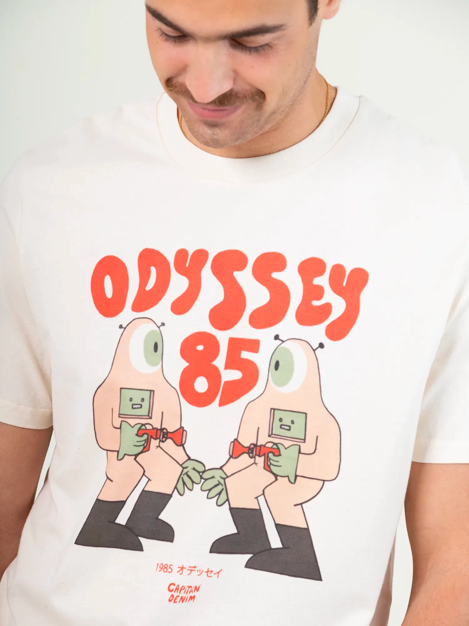 CAMISETA UNISEX BLANCA ODYSSEY 85 3 CAMISETA UNISEX BLANCA ODYSSEY 85