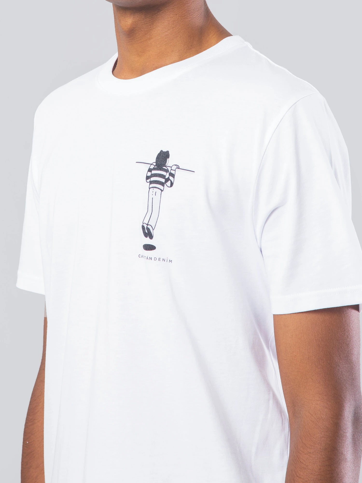 CAMISETA UNISEX DE ALGODÓN ORGÁNICO VOYEUR BLANCA 4 CAMISETA UNISEX DE ALGODÓN ORGÁNICO VOYEUR BLANCA - Imagen 2