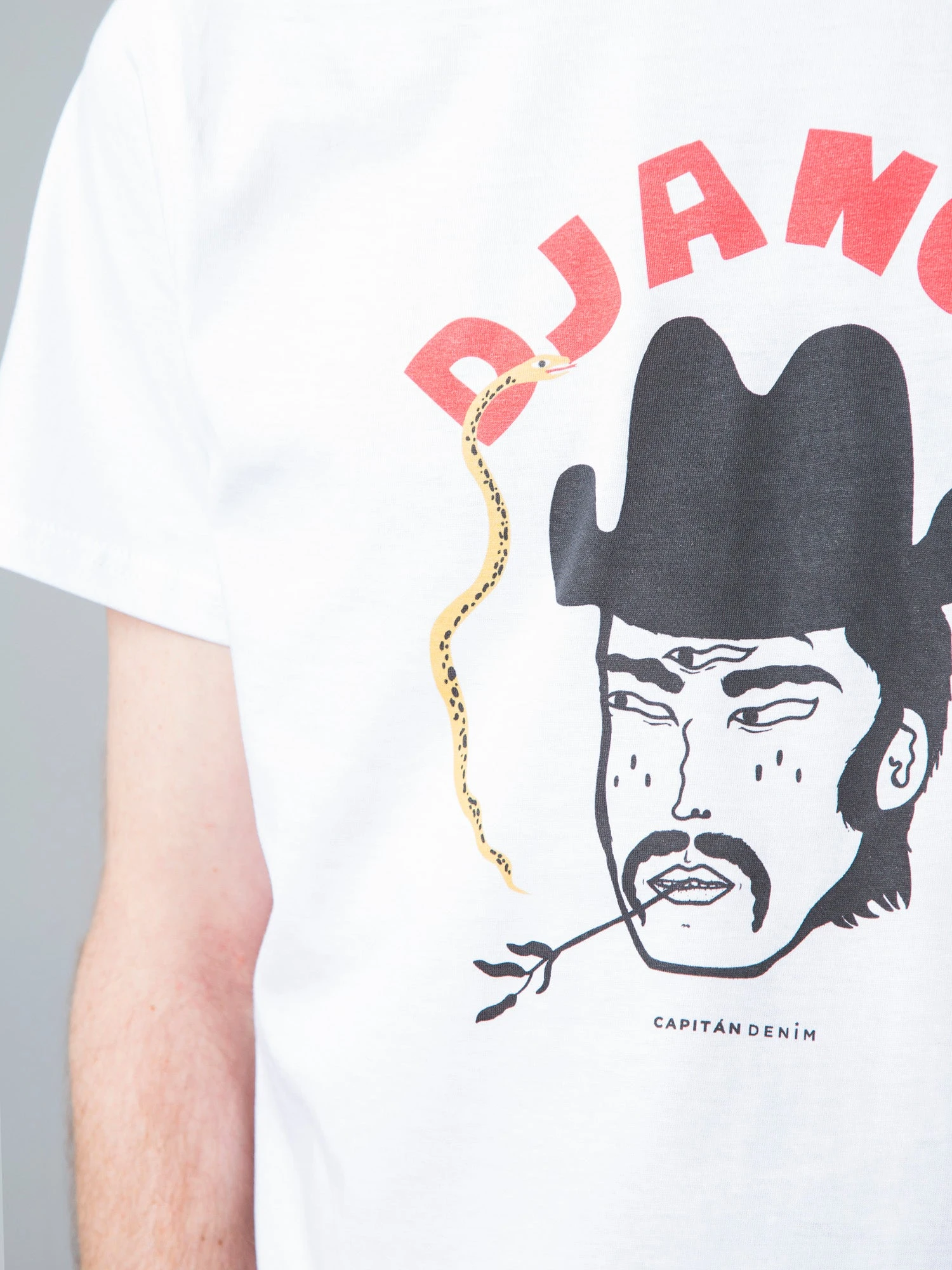 CAMISETA BLANCA DE ALGODÓN ORGÁNICO UNISEX DJANGO 4 CAMISETA BLANCA DE ALGODÓN ORGÁNICO UNISEX DJANGO - Imagen 2