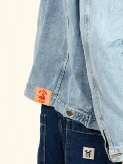 CAZADORA VAQUERA DE HOMBRE GINO LIGHT BLUE 12 CAZADORA VAQUERA DE HOMBRE GINO LIGHT BLUE -Capitan Denim cazadora vaquera azul claro de hombre regular hecha en espana de entretiempo comoda sostenible