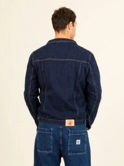 CAZADORA VAQUERA DE HOMBRE GINO DARK BLUE 12 CAZADORA VAQUERA DE HOMBRE GINO DARK BLUE -Capitan Denim chaqueta vaquera azul oscuro de hombre regular hecha en espana de entretiempo comoda sostenible vintage