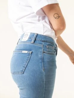 PANTALONES SKINNY DE MUJER HARDY MID BLUE -Capitan Denim jeans vaqueros pitillos azules de mujer comodos hechos en espana sostenibles