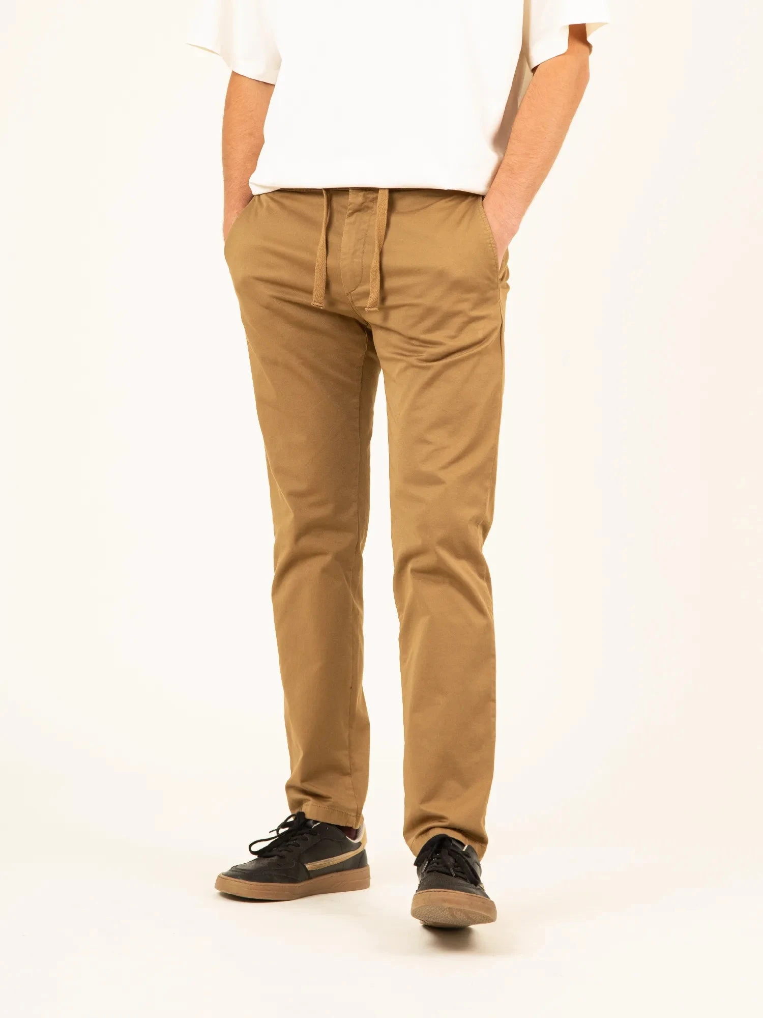 PANTALONES JOGGER DE HOMBRE LOMAS BRANDY 3 PANTALONES JOGGER DE HOMBRE LOMAS BRANDY