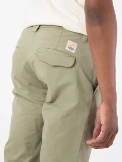 PANTALONES CHINOS DE HOMBRE LOMAS LIGHT GREEN 12 PANTALONES CHINOS DE HOMBRE LOMAS LIGHT GREEN -Capitan Denim pantalon chino verde de hombre hechos en espana comodos sostenibles