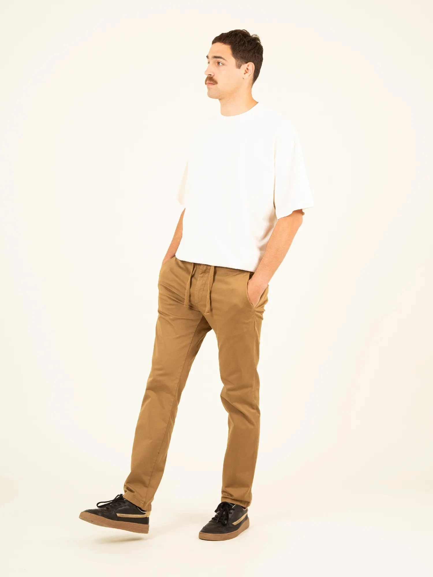 PANTALONES JOGGER DE HOMBRE LOMAS BRANDY 5 PANTALONES JOGGER DE HOMBRE LOMAS BRANDY - Imagen 3