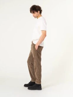 Pantalón De Hombre De Pana BONET BROWN -Capitan Denim pantalon de hombre de pana marron recto hecho en espana sostenible cintura comoda