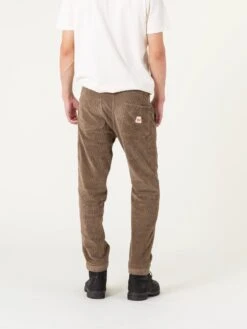 Pantalón De Hombre De Pana BONET BROWN -Capitan Denim pantalon de hombre de pana marron relaxed recto hecho en espana sostenible cintura comoda
