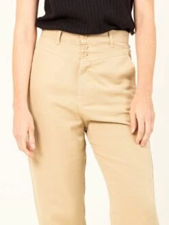 PANTALÓN JOGGER DE TENCEL™ Lyocell Fibers ELIS BEIGE -Capitan Denim pantalon de mujer de tencel para verano beige hecho en espana comodo sostenible 6