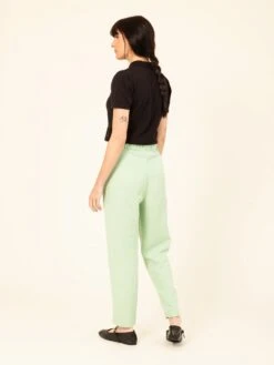 PANTALÓN JOGGER DE TENCEL™ Lyocell Fibers ELIS MINT -Capitan Denim pantalon de mujer de tencel para verano verde hecho en espana comodo sostenible 4