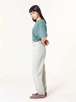 PANTALONES MOMFIT DE MUJER TULSA MINT -Capitan Denim pantalon de mujer momfit verde comodo hecho en espana sostenible