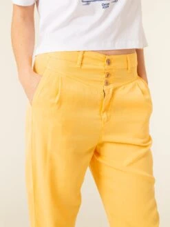 PANTALÓN JOGGER DE TENCEL™ Lyocell Fibers ELIS YELLOW -Capitan Denim pantalon largo de mujer para verano