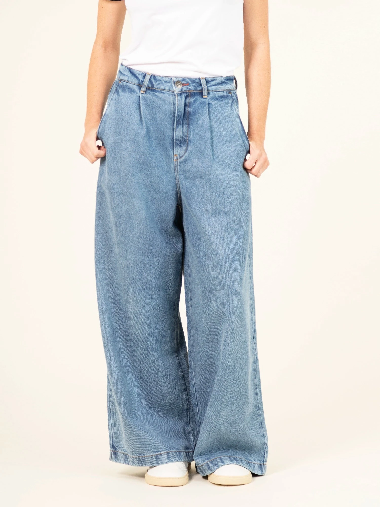 JEANS WIDE LEG TENCEL™ Lyocell Fibers DE MUJER YAYOI LIGHT BLUE 3 JEANS WIDE LEG TENCEL™ Lyocell Fibers DE MUJER YAYOI LIGHT BLUE