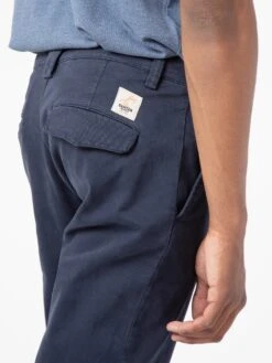 PANTALONES CHINOS DE HOMBRE LOMAS NAVY -Capitan Denim pantalones chinos azules oscuros de hombre hechos en espana comodos