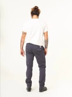 PANTALONES JOGGER DE HOMBRE LOMAS DARK GREY -Capitan Denim pantalones chinos de hombre azul marino jogger comodos hechos en espana sostenibles