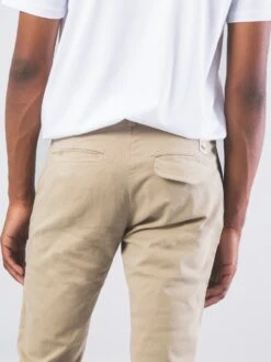 PANTALONES CHINOS LOMAS ARENA -Capitan Denim pantalones chinos de hombre de algodon