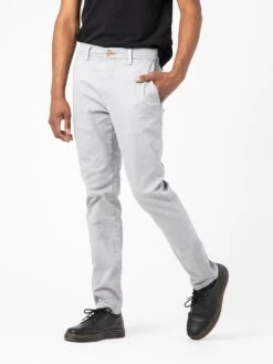 PANTALONES CHINOS DE HOMBRE LOMAS LIGHT GREY 13 PANTALONES CHINOS DE HOMBRE LOMAS LIGHT GREY -Capitan Denim pantalones chinos de hombre hechos en espana comodos sostenibles