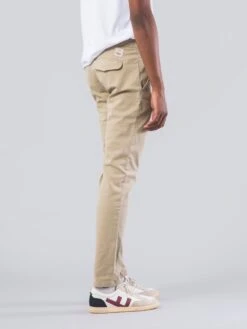 PANTALONES CHINOS LOMAS ARENA -Capitan Denim pantalones chinos de hombre sostenibles a61757cb 1955 4164 b47d e0868b7d5d1b