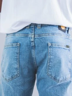 PANTALÓN CORTO VAQUERO DE HOMBRE JAY LIGHT BLUE -Capitan Denim pantalones cortos claros hechos en espana