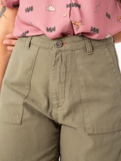 BERMUDAS DE MUJER KAYE GREEN -Capitan Denim pantalones cortos de mujer verdes de algodon sostenibles hechos en espana comodos
