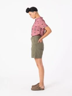 BERMUDAS DE MUJER KAYE GREEN -Capitan Denim pantalones cortos de mujer verdes sostenibles hechos en espana comodos