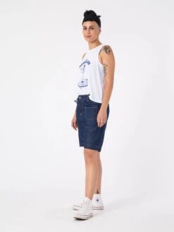 BERMUDAS VAQUERAS DE MUJER MAZZY RAW BLUE -Capitan Denim pantalones cortos vaqueros de mujer hechos en espana azul oscuro sostenibles verano