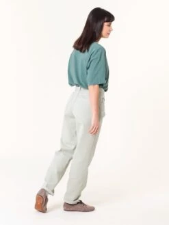 PANTALONES MOMFIT DE MUJER TULSA MINT -Capitan Denim pantalones de mujer momfit verde comodo hecho en espana sostenible