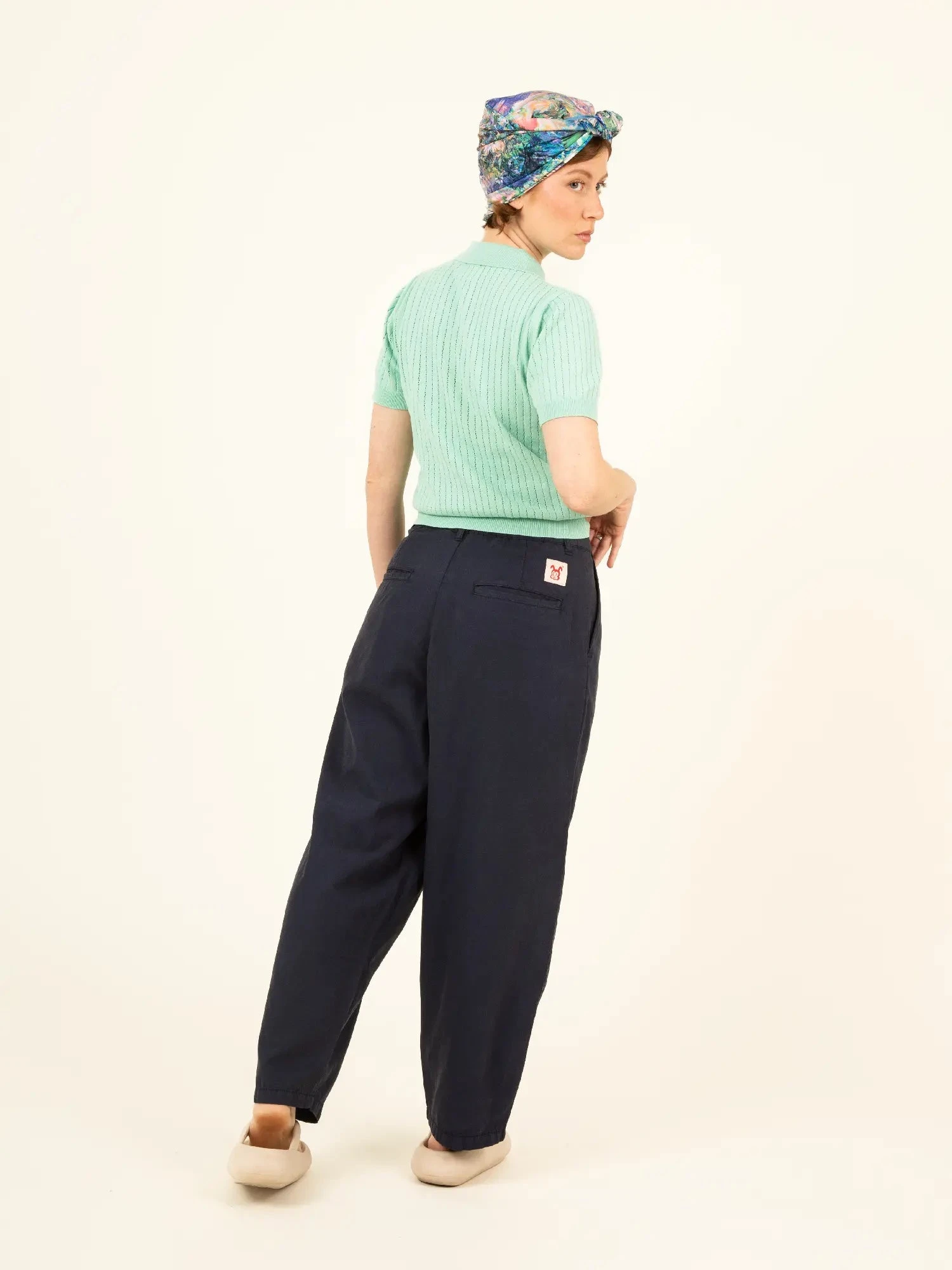 PANTALÓN DE VERANO DE MUJER NARA MARINE BLUE 6 PANTALÓN DE VERANO DE MUJER NARA MARINE BLUE - Imagen 4