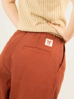 PANTALÓN DE VERANO DE MUJER NARA TERRACOTA -Capitan Denim pantalones de verano regular de mujer marrones sostenibles comodos hechos en espana