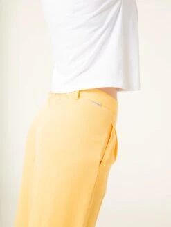 PANTALÓN JOGGER DE TENCEL™ Lyocell Fibers ELIS YELLOW -Capitan Denim pantalones largos de mujer para verano