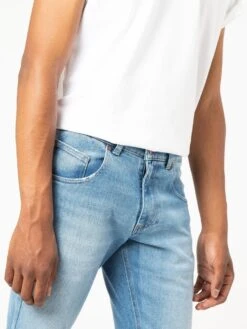 PANTALON VAQUERO SLIM DE HOMBRE FLAMINGO LIGHT BLUE ORGANIC COTTON 14 PANTALON VAQUERO SLIM DE HOMBRE FLAMINGO LIGHT BLUE ORGANIC COTTON -Capitan Denim pantalones vaqueros azul claro de hombre rectos hechos en espana comodos