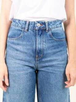 PANTALÓN VAQUERO DE MUJER CULOTTE SIMONE MID USED BLUE TENCEL™ Lyocell Fibers 17 PANTALÓN VAQUERO DE MUJER CULOTTE SIMONE MID USED BLUE TENCEL™ Lyocell Fibers -Capitan Denim pantalones vaqueros azul medio de mujer relaxed culotte hechos en espana sostenibles comodos 2