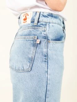 PANTALÓN VAQUERO DE MUJER CULOTTE SIMONE BRIGHT BLUE TENCEL™ Lyocell Fibers 12 PANTALÓN VAQUERO DE MUJER CULOTTE SIMONE BRIGHT BLUE TENCEL™ Lyocell Fibers -Capitan Denim pantalones vaqueros de mujer culotte hechos en espana comodos sostenibles