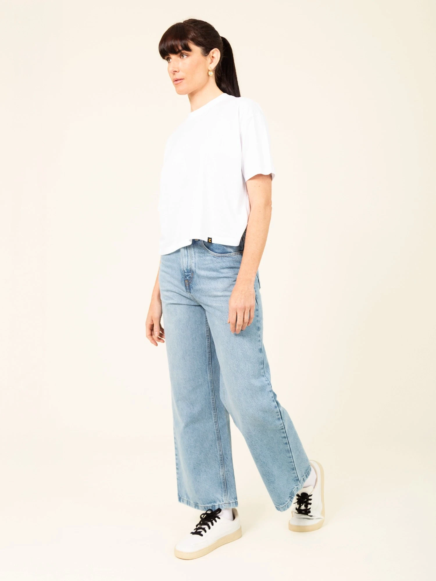 PANTALÓN VAQUERO DE MUJER CULOTTE SIMONE BRIGHT BLUE TENCEL™ Lyocell Fibers 4 PANTALÓN VAQUERO DE MUJER CULOTTE SIMONE BRIGHT BLUE TENCEL™ Lyocell Fibers - Imagen 2