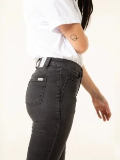 PANTALONES PITILLOS DE MUJER DENVER USED BLACK -Capitan Denim pantalones vaqueros negros pitillos de mujer hecho en espana comodos