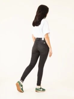 PANTALONES PITILLOS DE MUJER DENVER USED BLACK -Capitan Denim pantalones vaqueros negros pitillos de mujer hecho en espana sostenibles