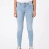 PANTALONES SKINNY DE MUJER HARDY LIGHT BLUE -Capitan Denim pantalones vaqueros pitllo de tiro bajo hechos en espana sostenibles comodos basicos atemporales