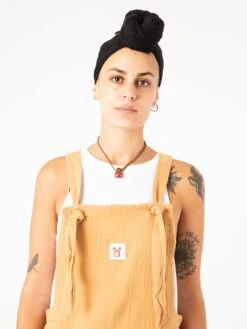 PICHI DE MUJER CARLA MUSTARD -Capitan Denim pichi de verano amarillo comodo sostenible fresco hecho en espana