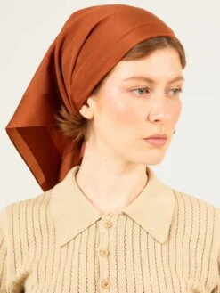 POLO CAMEL MUJER -Capitan Denim polo basico crema de mujer de punto hecho en espana comodo sostenible