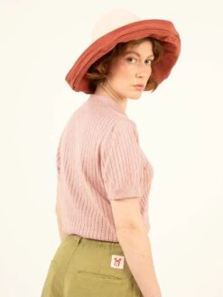 POLO PINK MUJER -Capitan Denim polo basico rosa claro de mujer de punto hecho en espana comodo sostenible