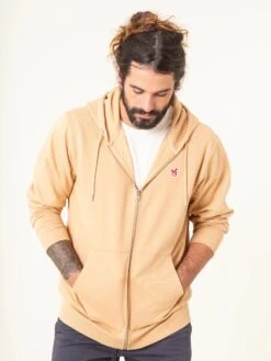 SUDADERA UNISEX CAPUCHA BEIGE 7 SUDADERA UNISEX CAPUCHA BEIGE -Capitan Denim sudadera unisex amarilla de capucha y cremallera comoda hecha en espana